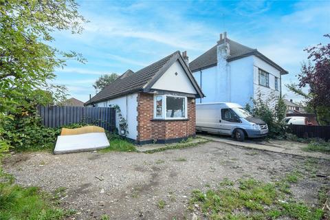 3 bedroom bungalow for sale, West End Road, Ruislip HA4