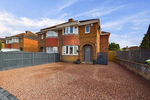 3 bedroom semi-detached house for sale, Bloomfield Road, Worcester, Worcestershire, WR2