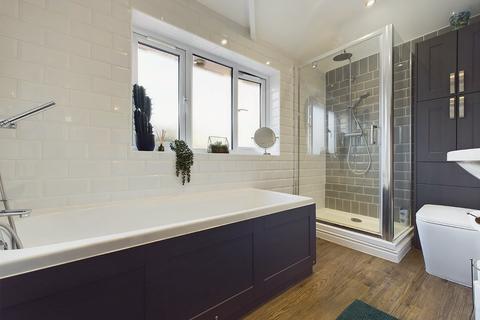 49 Bloomfield Road, Worcester, WR2 4JN