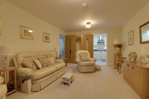 2 bedroom apartment for sale, Cedar Avenue, Alsager, Cheshire