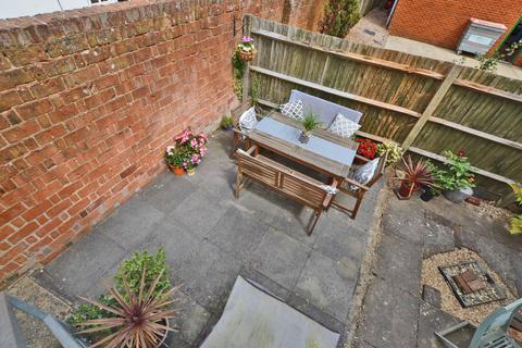 30b Ackender Road, Alton, GU34 1JS
