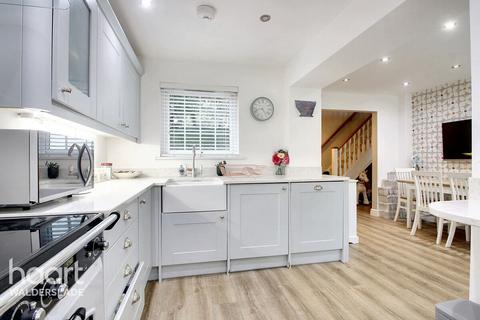 3 bedroom detached house for sale, Hurst Hill, Chatham