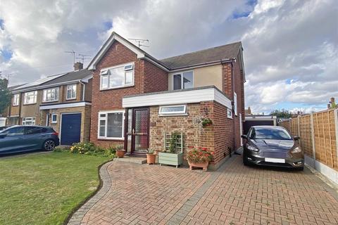 3 bedroom detached house for sale, Paignton Avenue, Springfield, Chelmsford