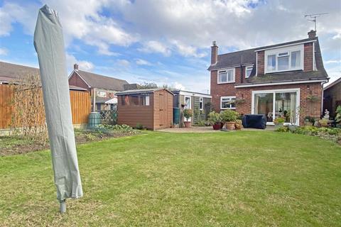 3 bedroom detached house for sale, Paignton Avenue, Springfield, Chelmsford