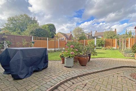 3 bedroom detached house for sale, Paignton Avenue, Springfield, Chelmsford