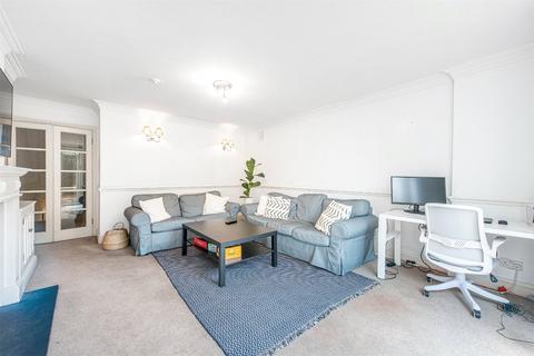 3 bedroom flat for sale, Wandsworth Bridge Road, London, SW6