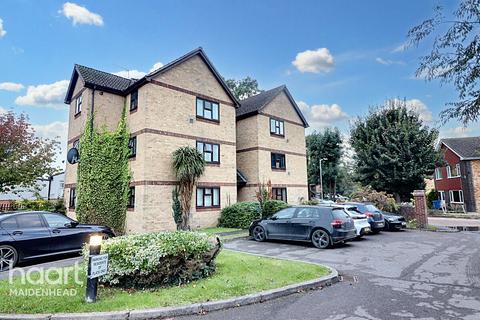 1 bedroom apartment for sale, Cherry Way, Slough