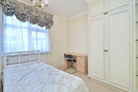 3 bedroom flat to rent, Northways, College Crescent, London, NW3