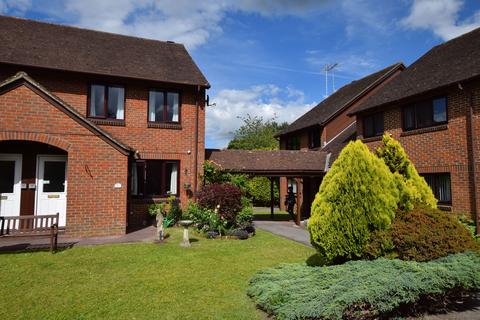 58 Adams Way, Alton, GU34 2UY