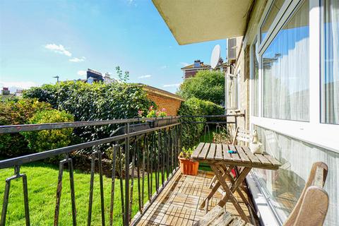 2 bedroom flat for sale, St. Johns Road, St. Leonards-On-Sea