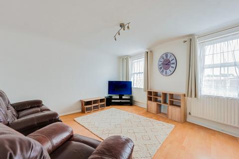 3 bedroom apartment for sale, High Street, Stanford-le-Hope, SS17