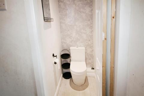 25 Ashbourne Avenue, Bradford, BD2 4AW