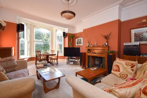 3 bedroom flat for sale, Cornwallis Gardens, Hastings