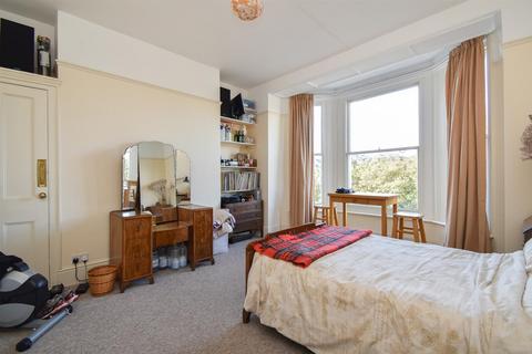 3 bedroom flat for sale, Cornwallis Gardens, Hastings