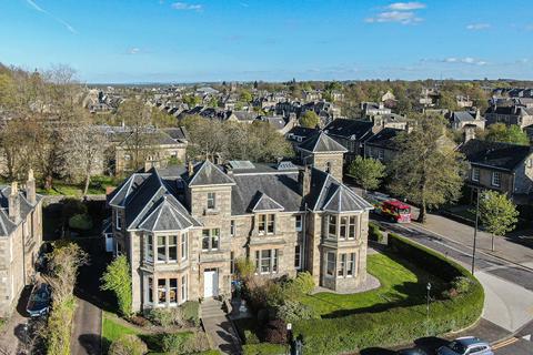 6 bedroom flat for sale, Royal Gardens, Stirling, FK8