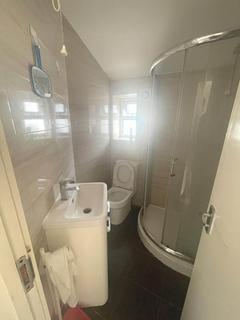 Studio to rent, Norwood Road, Southall
