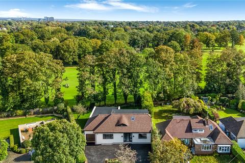 4 bedroom detached house for sale, Gilhams Avenue, Banstead, SM7