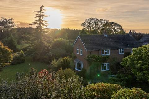 4 bedroom detached house for sale, Burnby, York