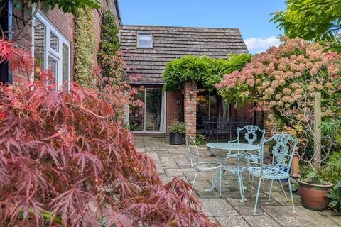 4 bedroom detached house for sale, Burnby, York