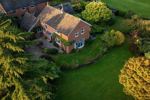 4 bedroom detached house for sale, Burnby, York