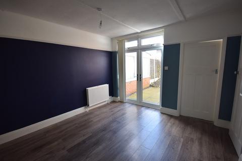 2 bedroom semi-detached house to rent, Leek Road, Milton