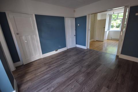 2 bedroom semi-detached house to rent, Leek Road, Milton