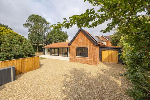 3 bedroom detached bungalow for sale, Benton Street, Ipswich IP7