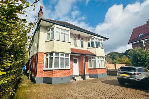 2 bedroom ground floor flat to rent, Ashley Cross, Poole