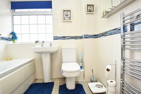 4 bedroom detached house for sale, Westville Oval, Harrogate