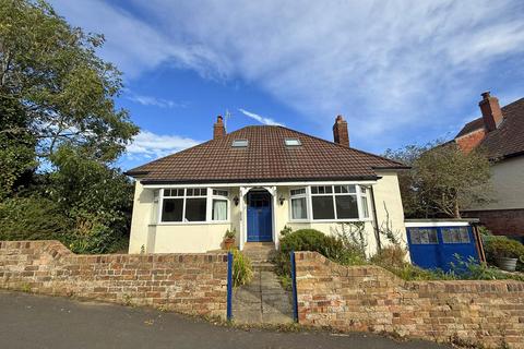 4 bedroom detached bungalow for sale, East Avenue, Scarborough YO13