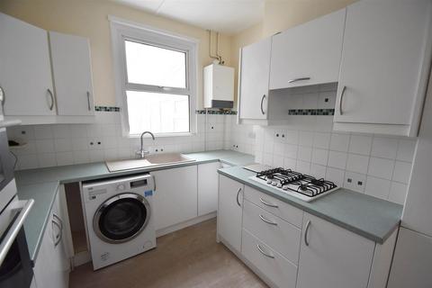 3 bedroom house to rent, Priory Road, Hastings