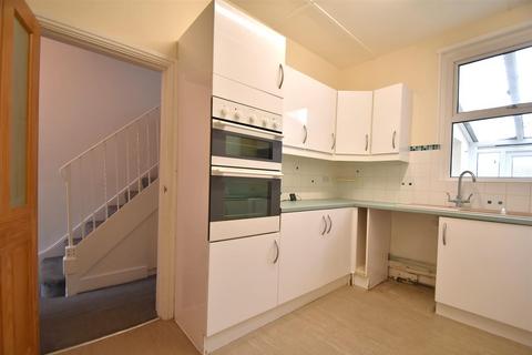 3 bedroom house to rent, Priory Road, Hastings