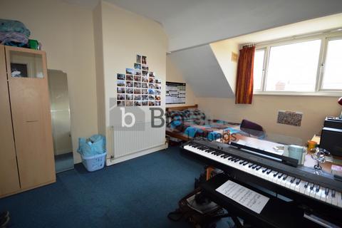 3 bedroom terraced house to rent, 31 Royal Park Avenue - Hyde Park, Leeds LS6