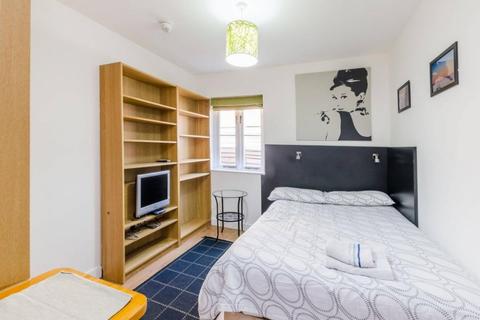 Studio to rent, Hampstead, London NW3