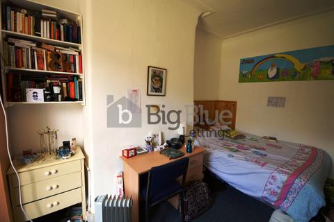 3 bedroom property to rent, 26 Royal Park Avenue, Hyde Park, Leeds LS6