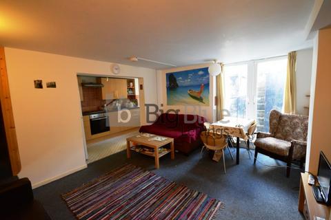 3 bedroom property to rent, 26 Royal Park Avenue, Hyde Park, Leeds LS6