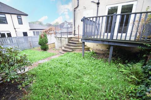 3 bedroom semi-detached house for sale, Nab Wood Rise, Shipley BD18