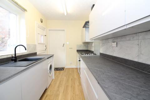 3 bedroom terraced house to rent, Maude Street, Darlington, County Durham