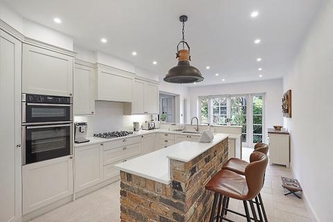 Herries Greensted Green, Ongar, CM5 9LF