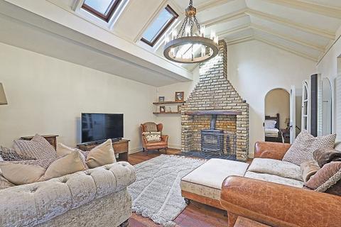 Herries Greensted Green, Ongar, CM5 9LF
