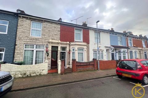 3 bedroom terraced house to rent, Shearer Road