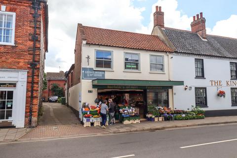 undefined, Beautifully Refurbished Apartment in the Heart of Holt