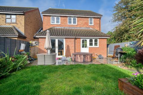 4 bedroom detached house for sale, Valley Walk, Suffolk IP11