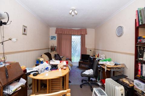 2 bedroom flat for sale, Zinnia Drive, Irlam M44