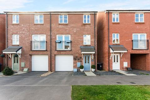 73 Adlam Way, Salisbury, SP2 9FA
