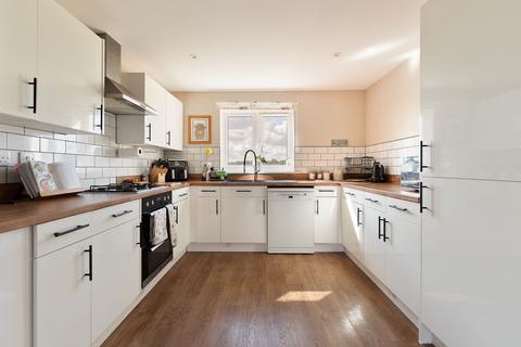 73 Adlam Way, Salisbury, SP2 9FA