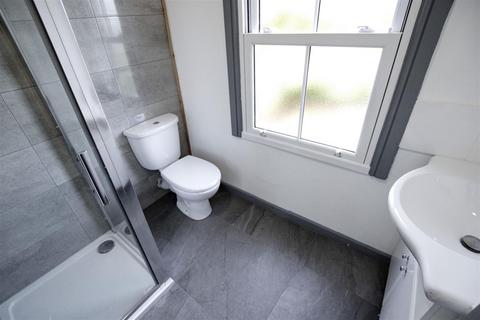 2 bedroom apartment to rent, Greenfield Road, Birmingham B17