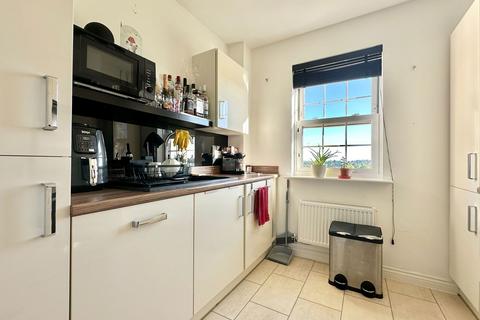 2 bedroom flat for sale, Long Roses Way, Birstall