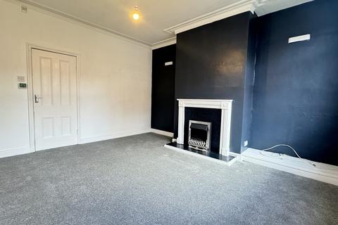 2 bedroom terraced house to rent, Moorfield Avenue, Leeds LS12