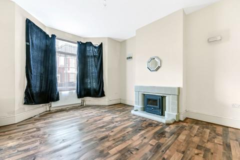 3 bedroom terraced house for sale, Matlock Road, London E10